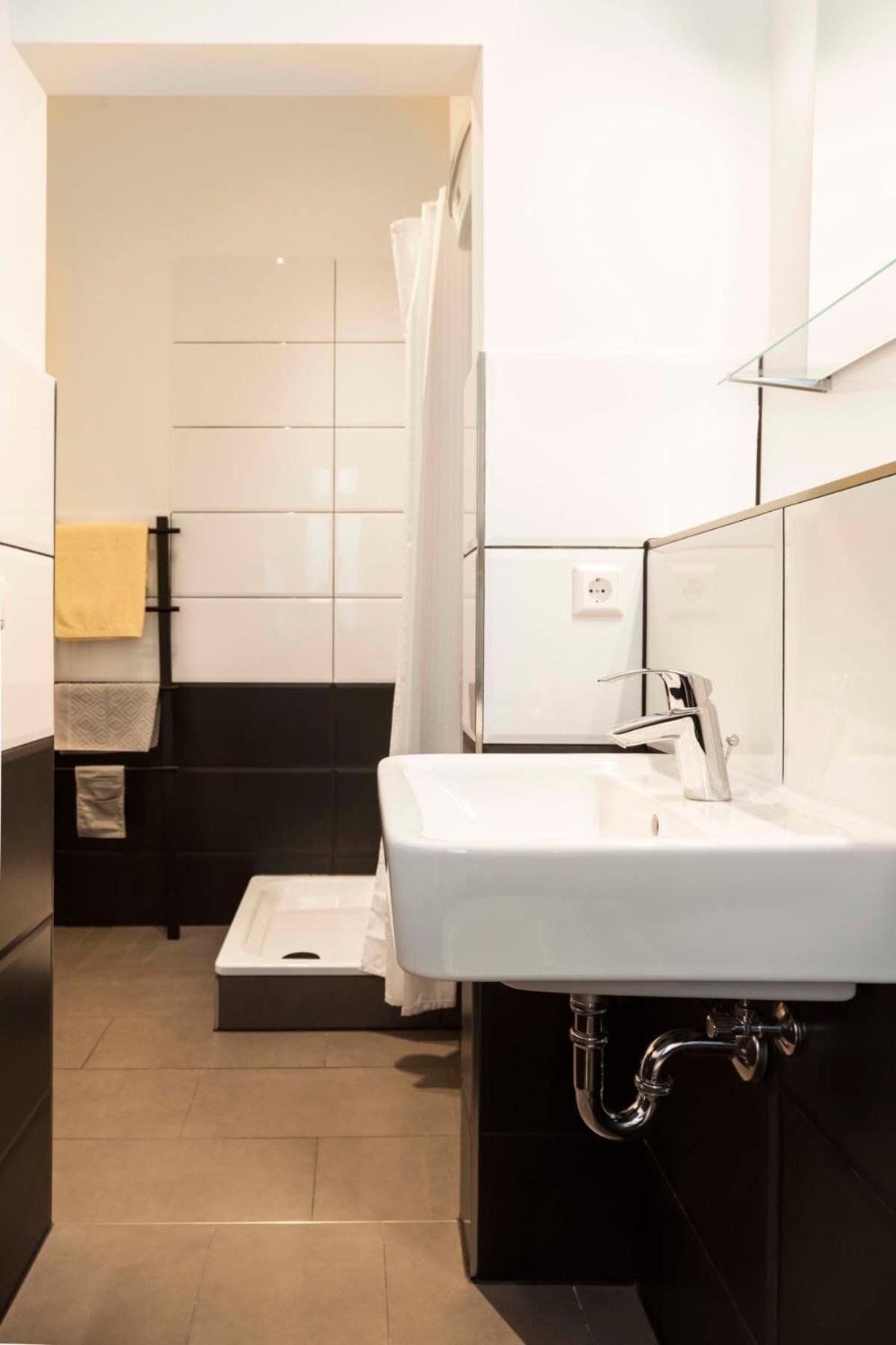 Spacious Family Apartment At Mauerpark Plus Selfcheckin Берлин Екстериор снимка