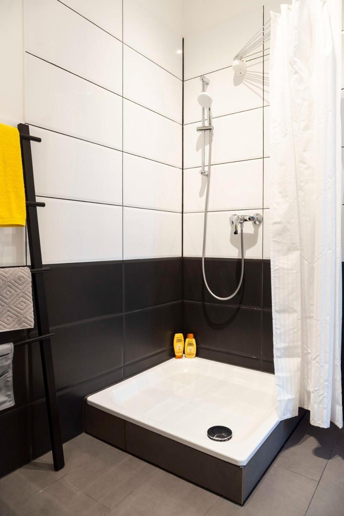 Spacious Family Apartment At Mauerpark Plus Selfcheckin Берлин Екстериор снимка
