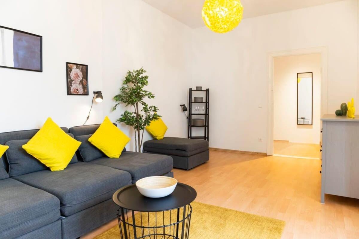 Spacious Family Apartment At Mauerpark Plus Selfcheckin Берлин Екстериор снимка